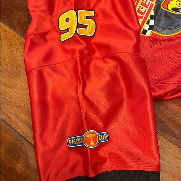 Disney’s CARS Vintage Piston Cup Race Champions “LIGHTNING MCQUEEN” - Picture 4 of 7